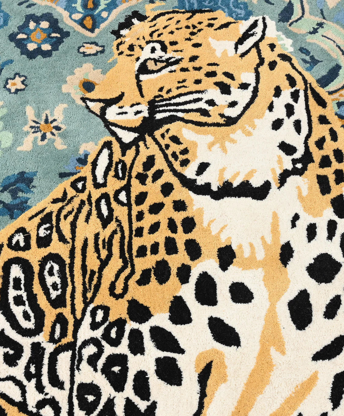 Traditional Tiger Handmade Area Rug