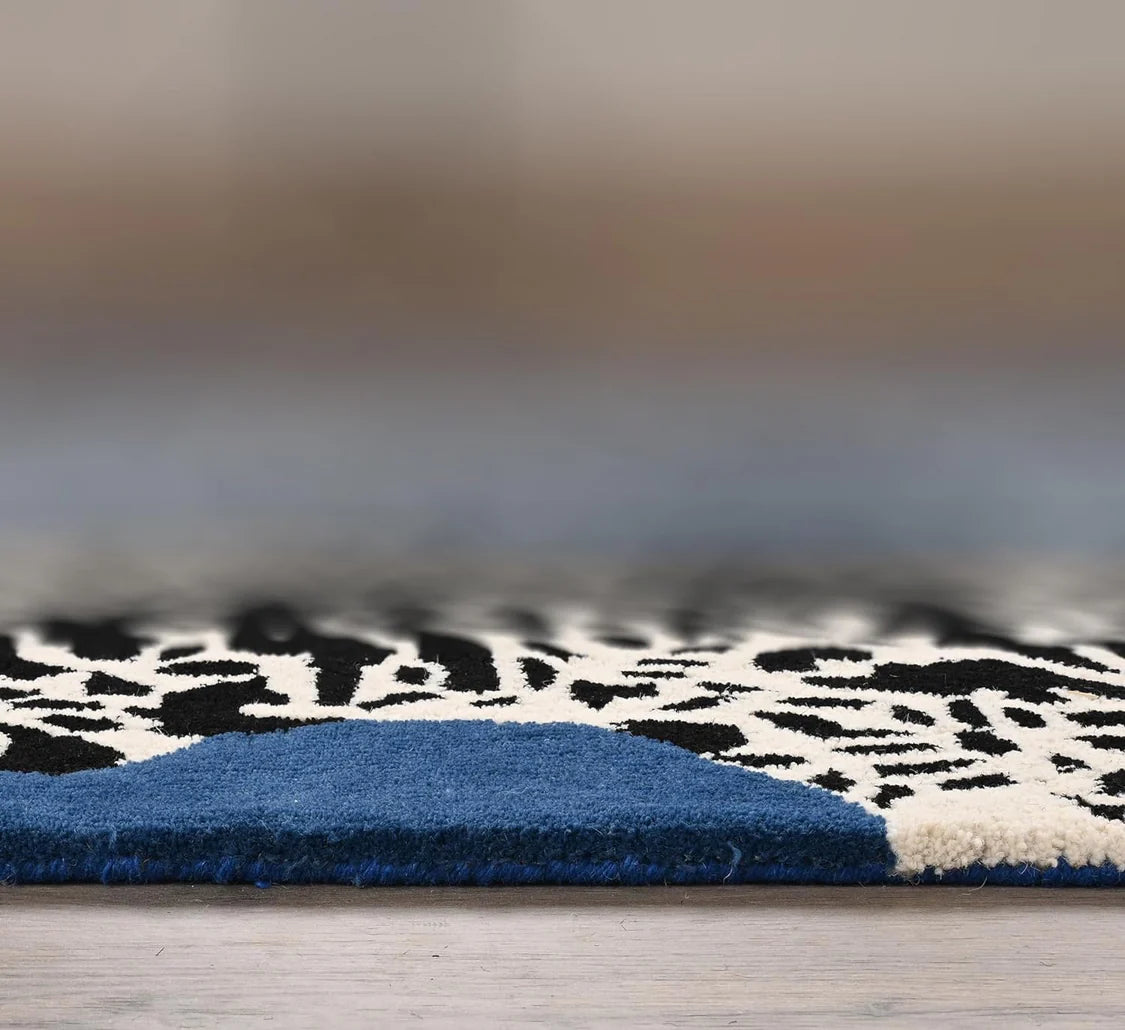 Leopard Climbing Handmade Rug