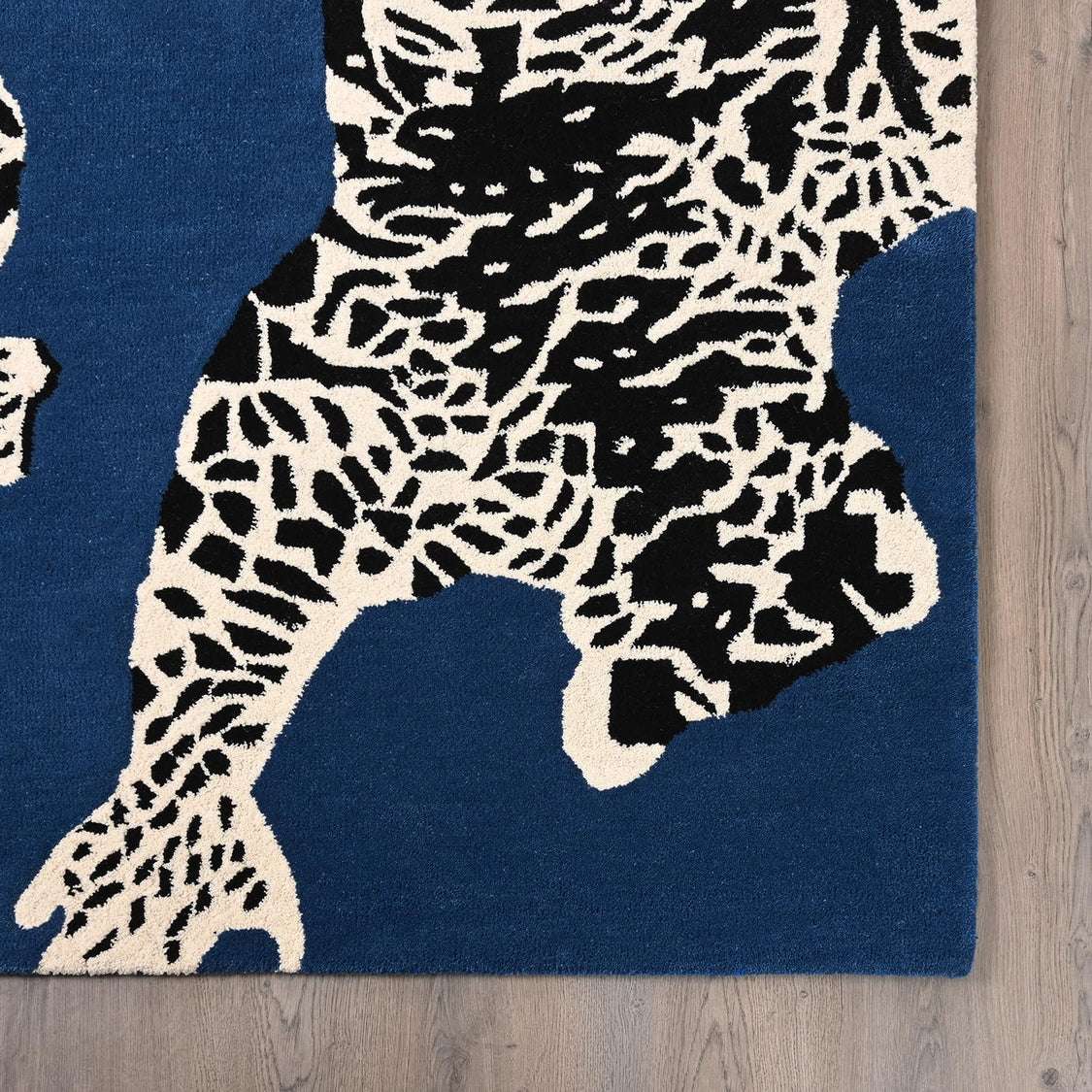 Leopard Climbing Handmade Rug