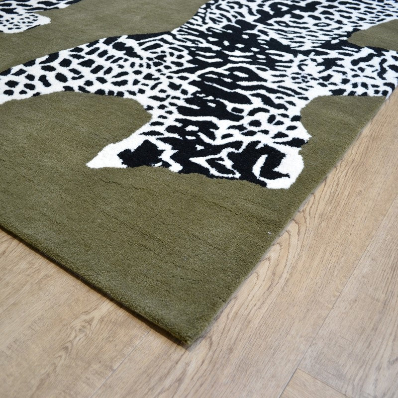 Leopard Climbing Handmade Rug