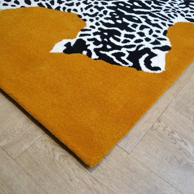Leopard Climbing Handmade Rug